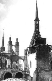 Das zerstörte Halle 1945